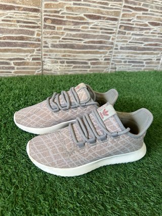 Adidas Tubular Shadow Talla 36 Beige/Gris