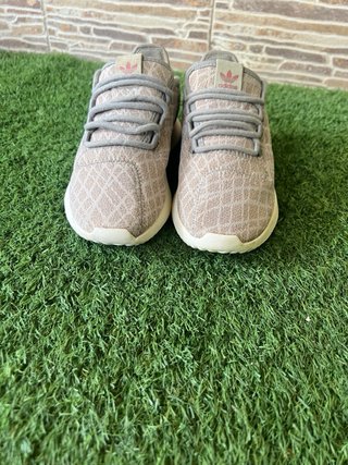 Adidas Tubular Shadow Talla 36 Beige/Gris