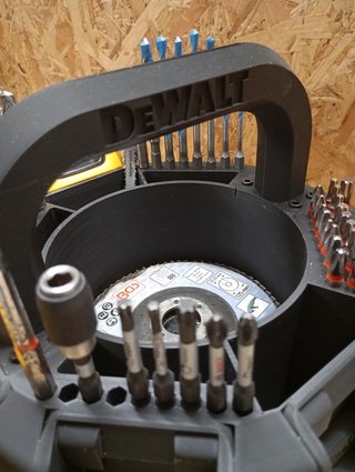 Soporte Porta 8 Baterías DeWALT 18V