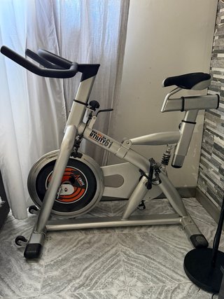 Bicicleta Estática DKN Utility 61