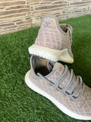 Adidas Tubular Shadow Talla 36 Beige/Gris