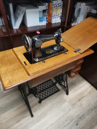 Máquina de coser antigua