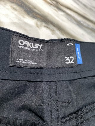 Oakley Cargo Shorts Loose Fit Negro