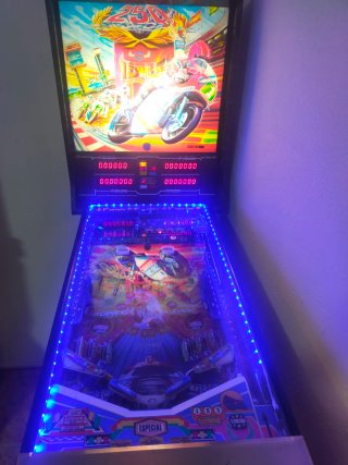 Sala de juegos completa: billar, recreativas, dard