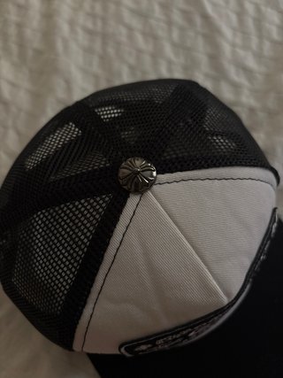 Gorra Trucker Chrome Hearts Blanca y Negra
