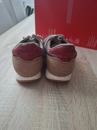 Zapatillas mujer marrón y dorado