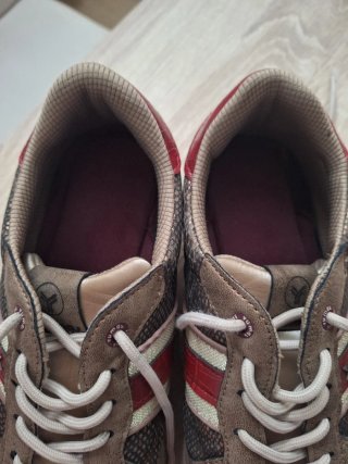 Zapatillas mujer marrón y dorado