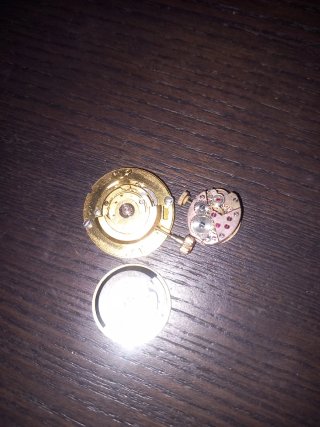 Lotto orologeria vintage e ricambi per hobbisti /