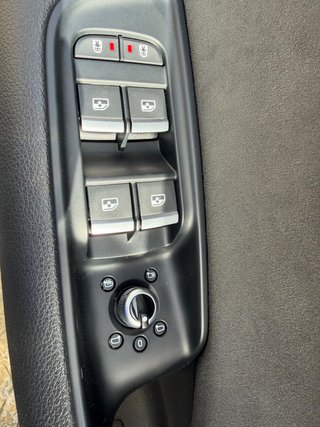 Audi Q7 S line 55 TFSIe 381cv quattro tip