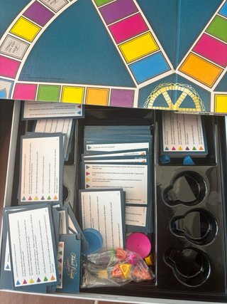 Juegos de mesa Mysterium, Trivial Pursuit y más