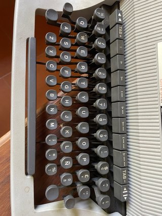 Máquina de escribir Olivetti LINEA 90