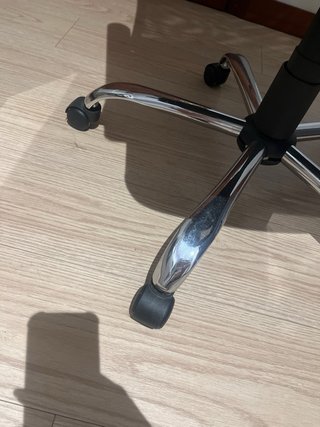 Silla de oficina ergonómica negra