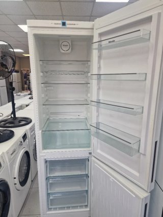 Nevera Miele 2m x 60cm con garantía
