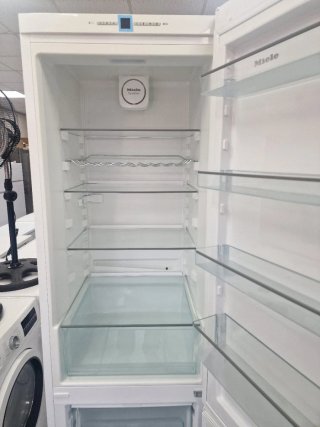 Nevera Miele 2m x 60cm con garantía