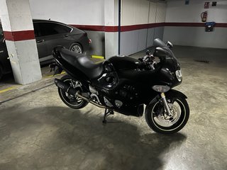 Suzuki GSXF 600 Negra