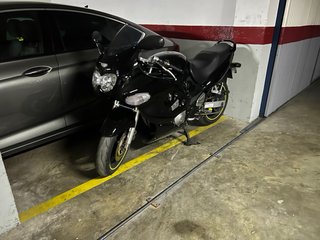 Suzuki GSXF 600 Negra