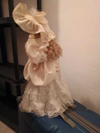 Muñeca de porcelana vintage