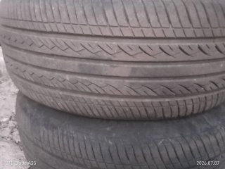 VENDO GOMAS SEMINUEVAS