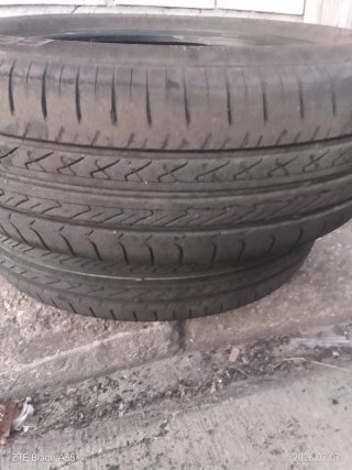 VENDO GOMAS SEMINUEVAS