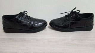 Stringate nere lucide donna