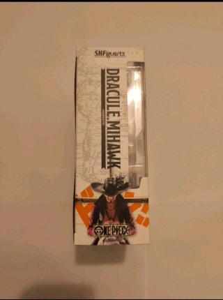 S.H.Figuarts Dracule Mihawk One Piece Modellino