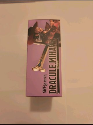 S.H.Figuarts Dracule Mihawk One Piece Modellino