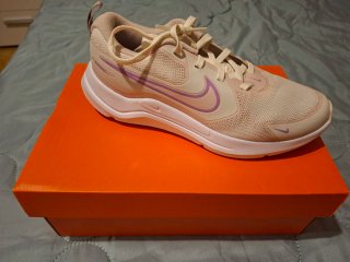 Zapatillas Nike Mujer Beige y Morado