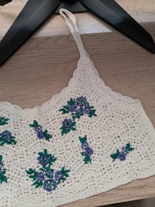 Top Crochet Oversize Flores Moradas