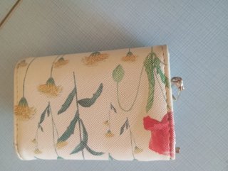 Cartera Parfois floral beige y verde