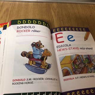 N 2 Libri con vignette colorate￼ Italiano e ingles