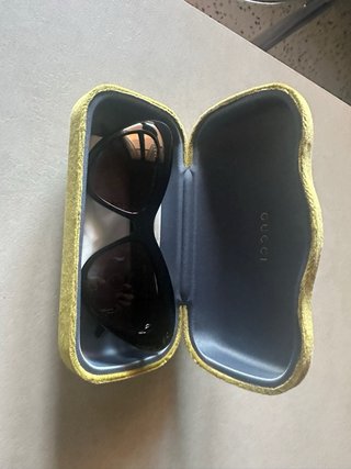 Occhiali da sole Gucci neri cat eye