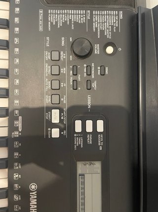 Piano Yamaha + Mesa + Banqueta + Libro