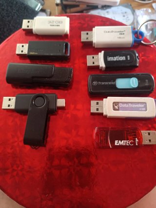 Lote de 9 Memorias USB: Kingston, Toshiba, Imation