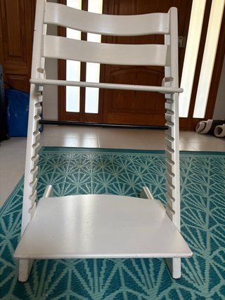 Silla de comer para bebé blanca