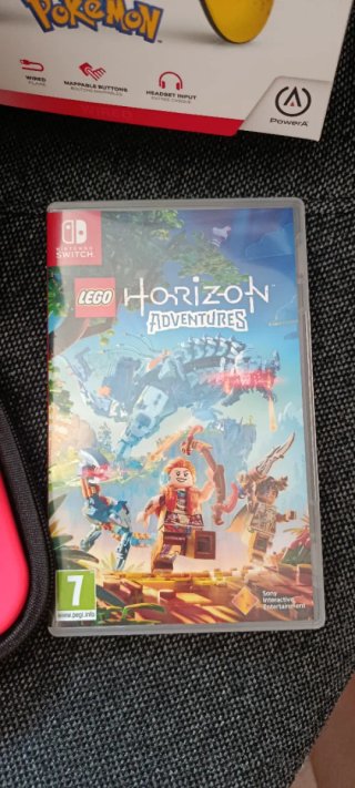 Nintendo Switch + Accesorios Pokémon + Horizon