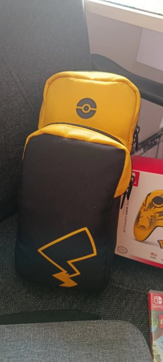 Nintendo Switch + Accesorios Pokémon + Horizon