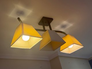 Lámpara de salón 3 tulipas tela y metal