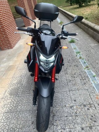 Honda CB750A Hornet Negra/Roja