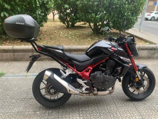 Honda CB750A Hornet Negra/Roja