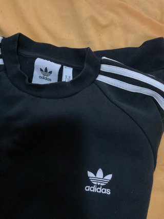Sudadera Adidas Negra con Rayas Blancas