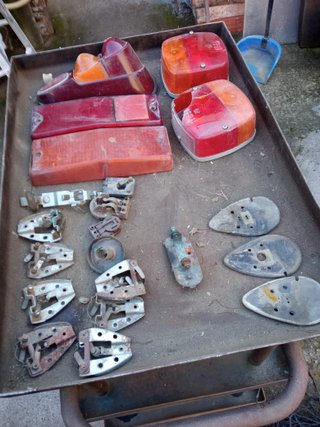 Faros y ópticas de coche variados