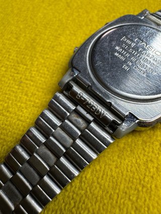 Reloj Casio LA670WE Plata y Blanco