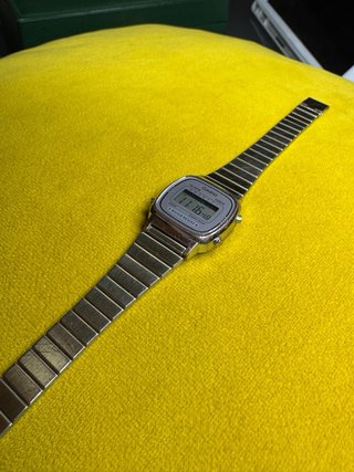 Reloj Casio LA670WE Plata y Blanco