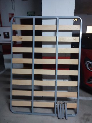 Somier de madera y metal