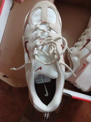 Nike Tech Hera Beige/Blanco