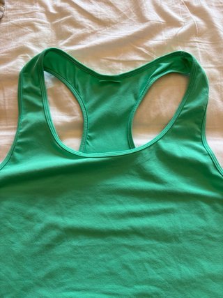 Camiseta deportiva Decathlon verde