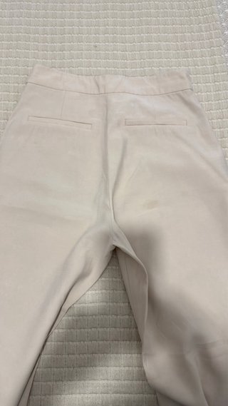 Pantalones beige anchos