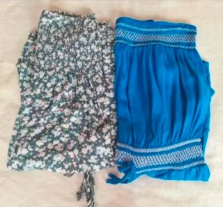 Dos monos cortos azules talla M