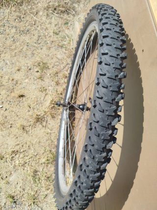 Rueda delantera 26