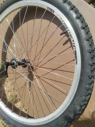 Rueda delantera 26